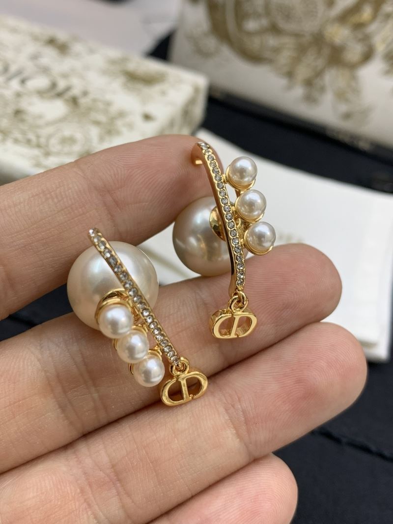 chr1st1an D10r earrings